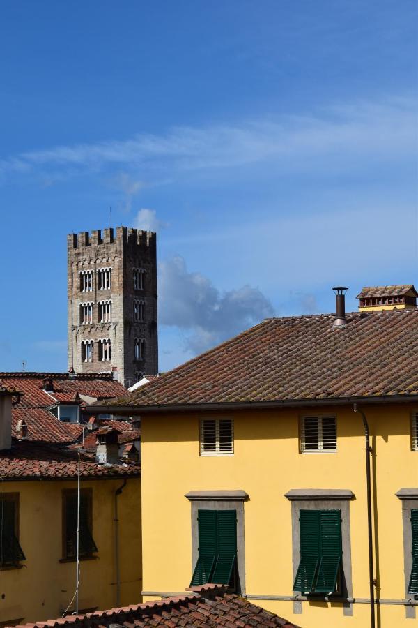 Al Carmine Apartments Towers View With Ac Lucca Bagian luar foto