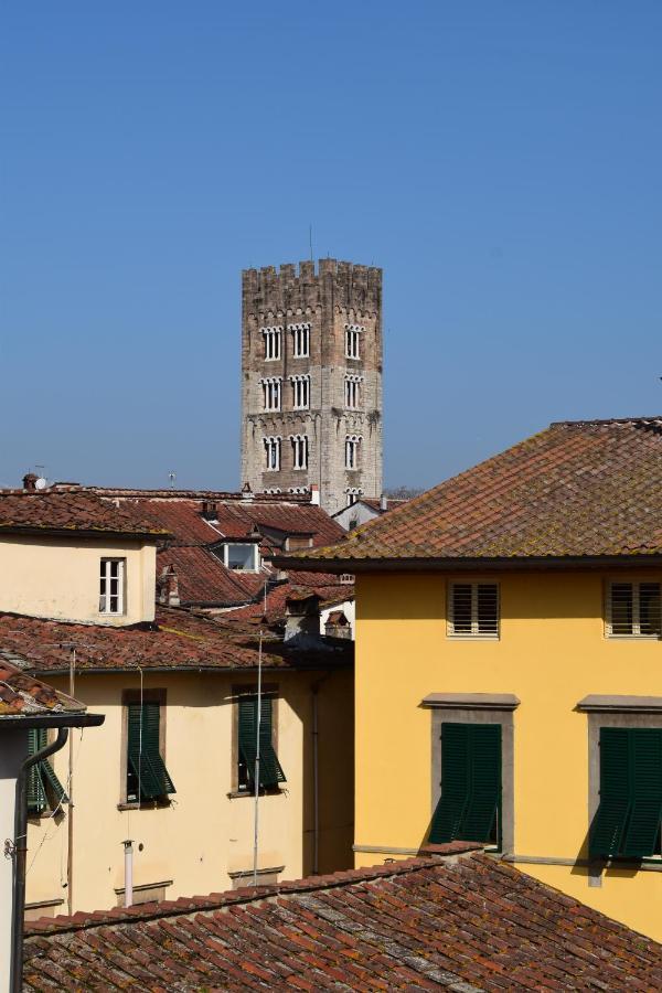 Al Carmine Apartments Towers View With Ac Lucca Bagian luar foto